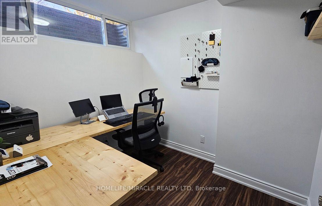 271 Kent Avenue, Burlington, Ontario  L7L 4T2 - Photo 9 - W13086824