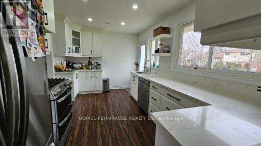 271 Kent Avenue, Burlington, Ontario  L7L 4T2 - Photo 3 - W13086824