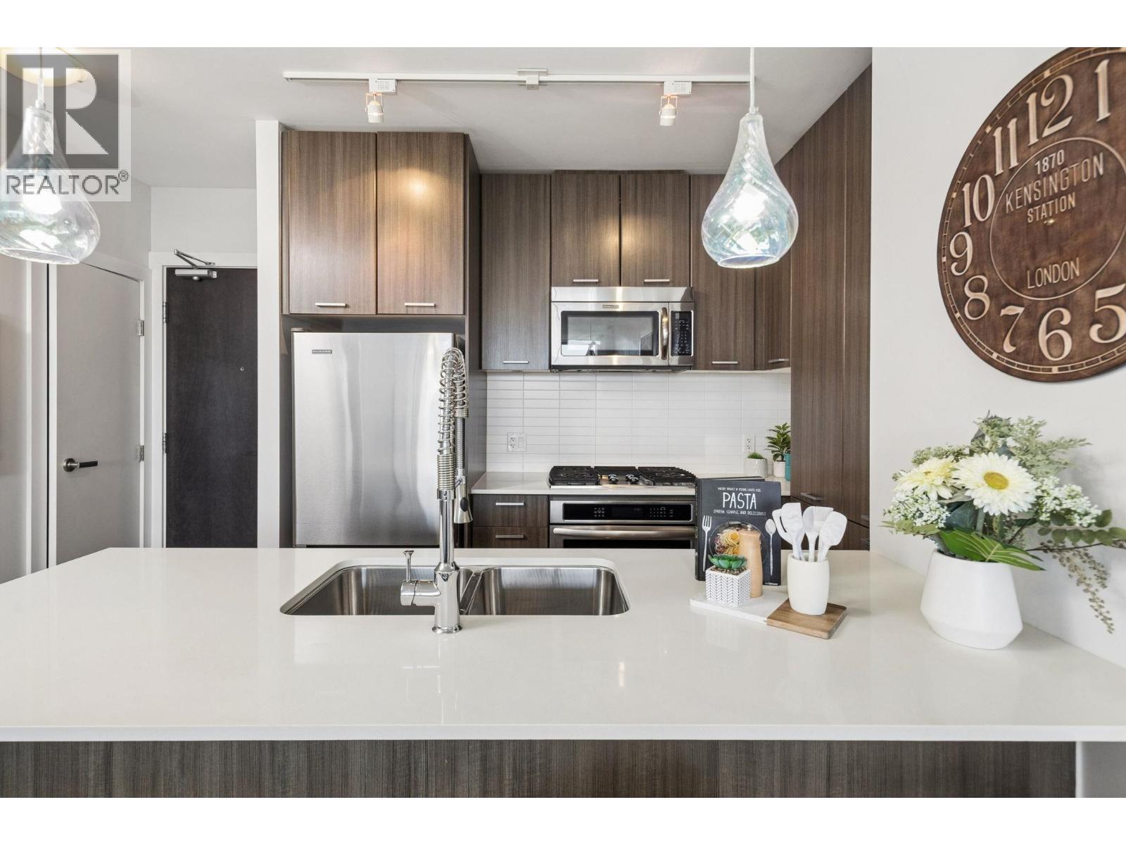 2202 301 Capilano Road, Port Moody, British Columbia V3H 0G6 - Photo 8 - R3120207