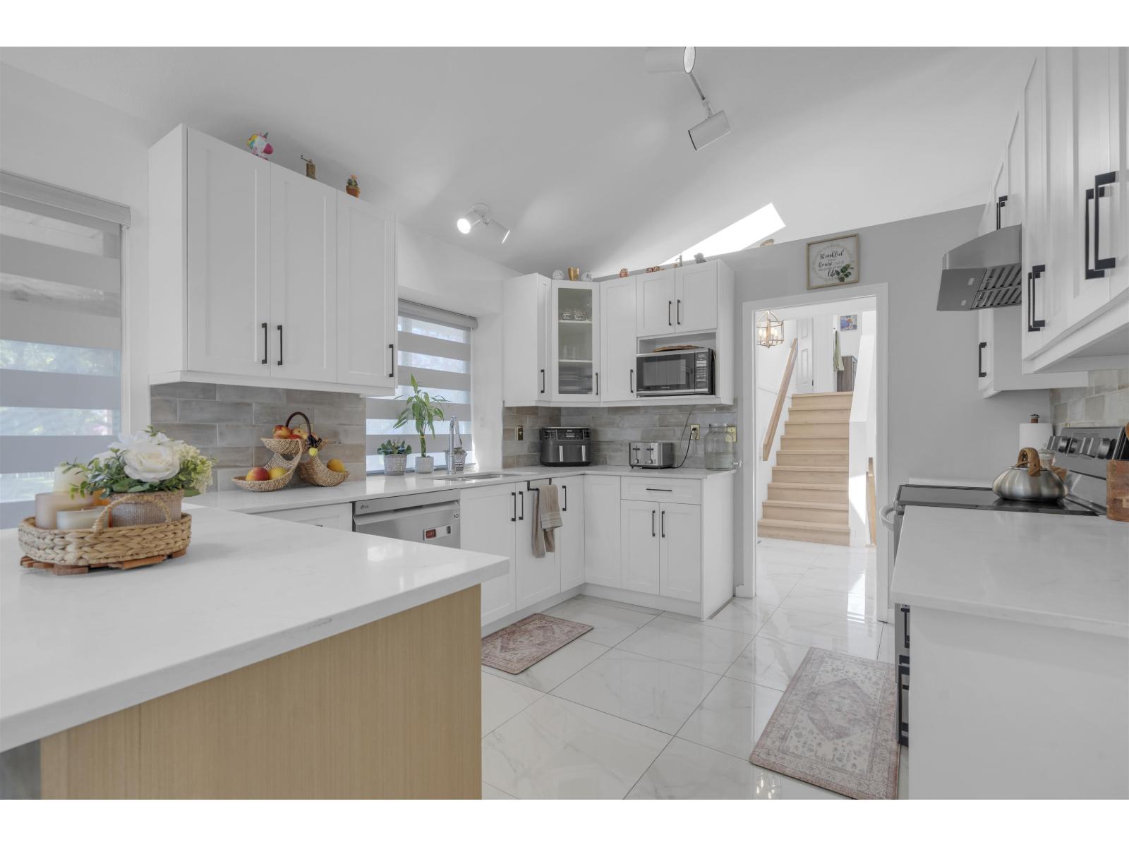 10048 157 Street, Surrey, British Columbia  V4N 2R9 - Photo 8 - R3119610