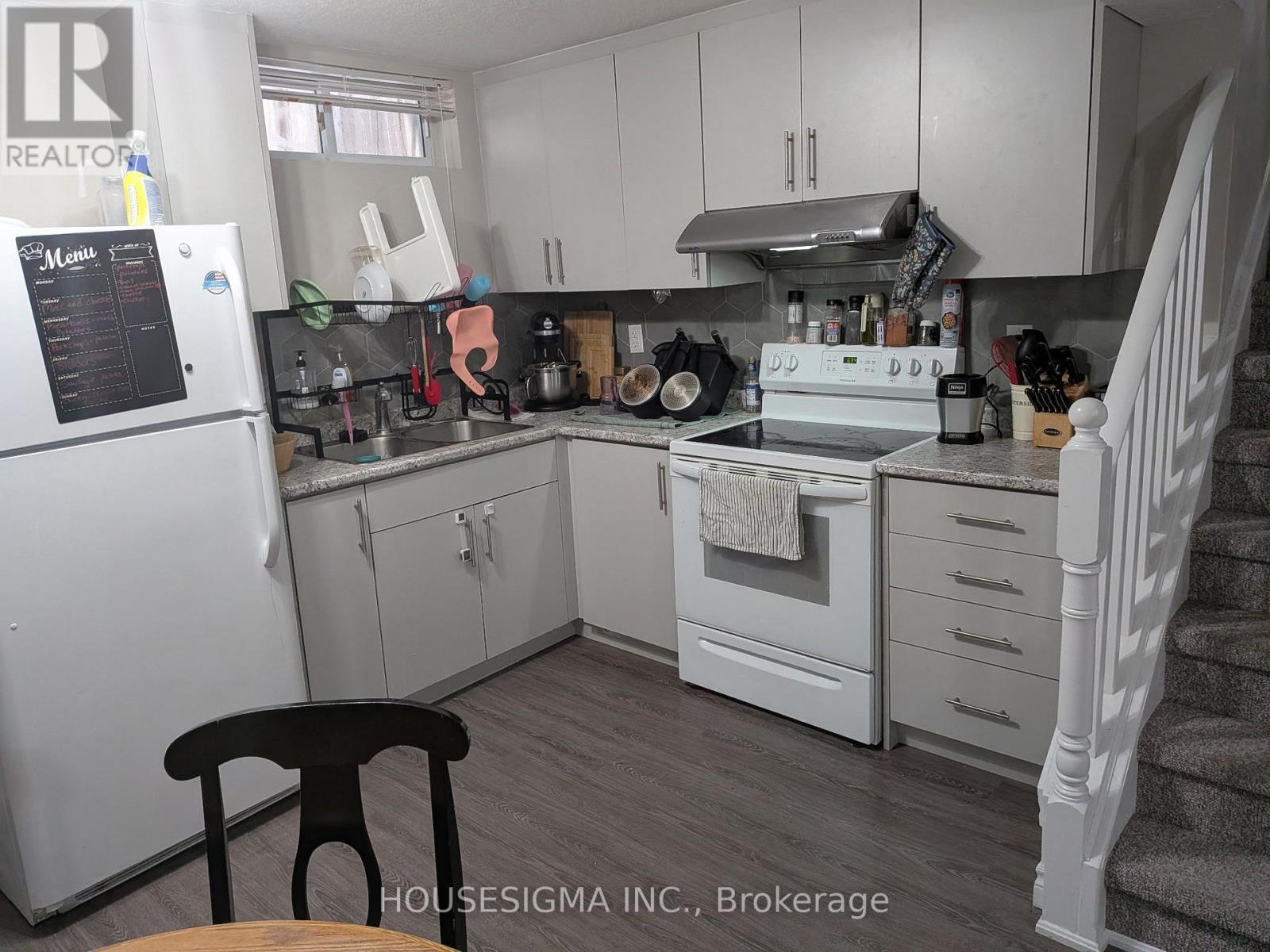 90 Penelope Drive, Kitchener, Ontario  N2N 3C5 - Photo 4 - X13043470