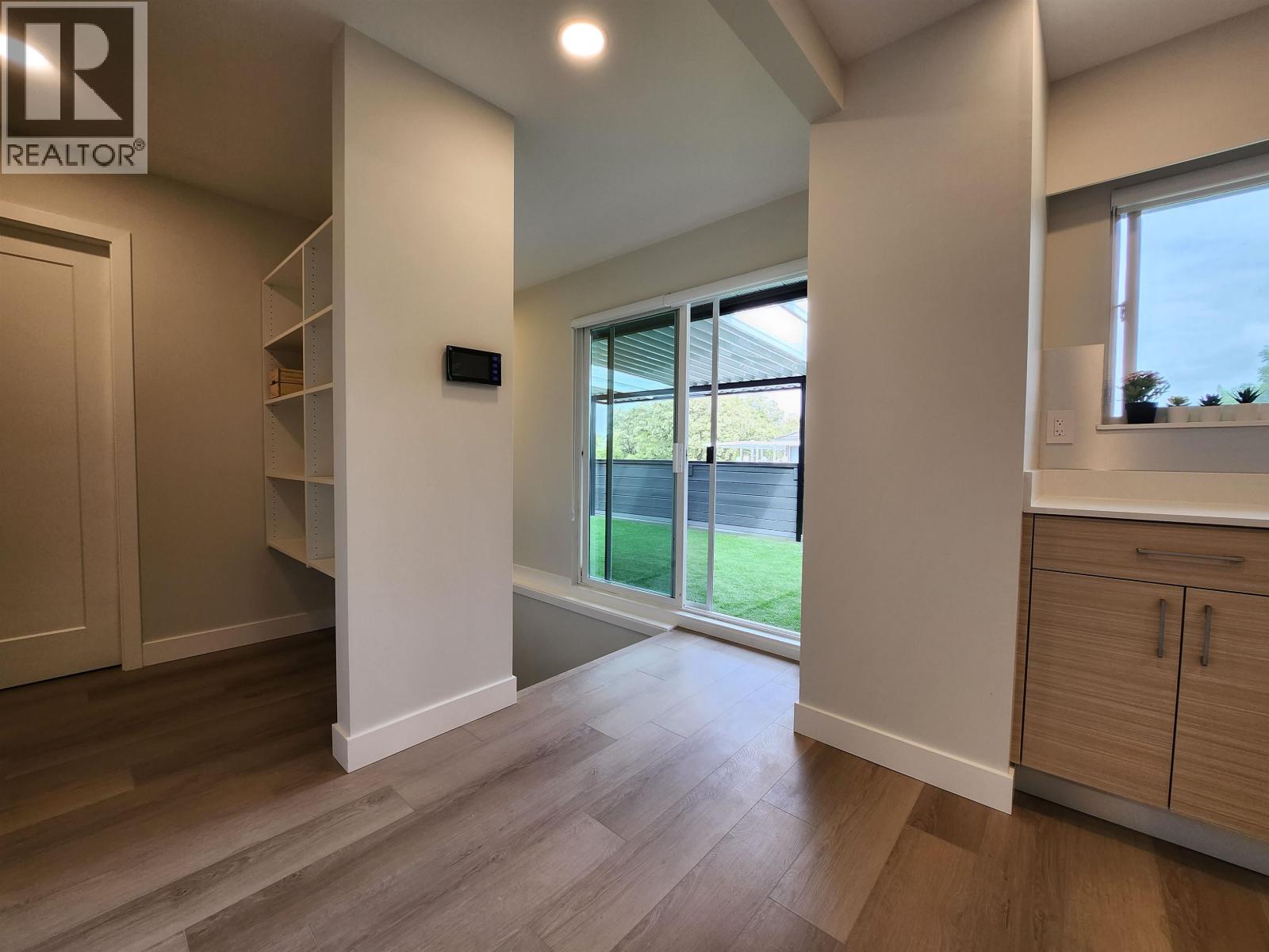 8691 Armstrong Avenue, Burnaby, British Columbia  V3N 2H4 - Photo 25 - C8078537
