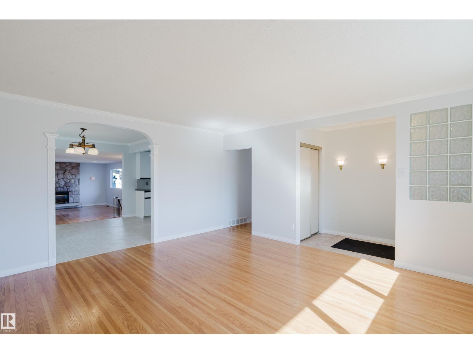 7108 83 St Nw, Edmonton, Alberta  T6C 2Y3 - Photo 5 - E4485997