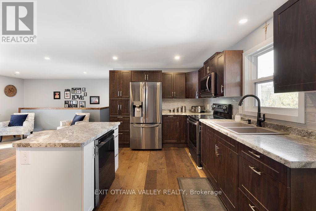 39090 Combermere Road, Madawaska Valley, Ontario  K0J 1L0 - Photo 8 - X13088570