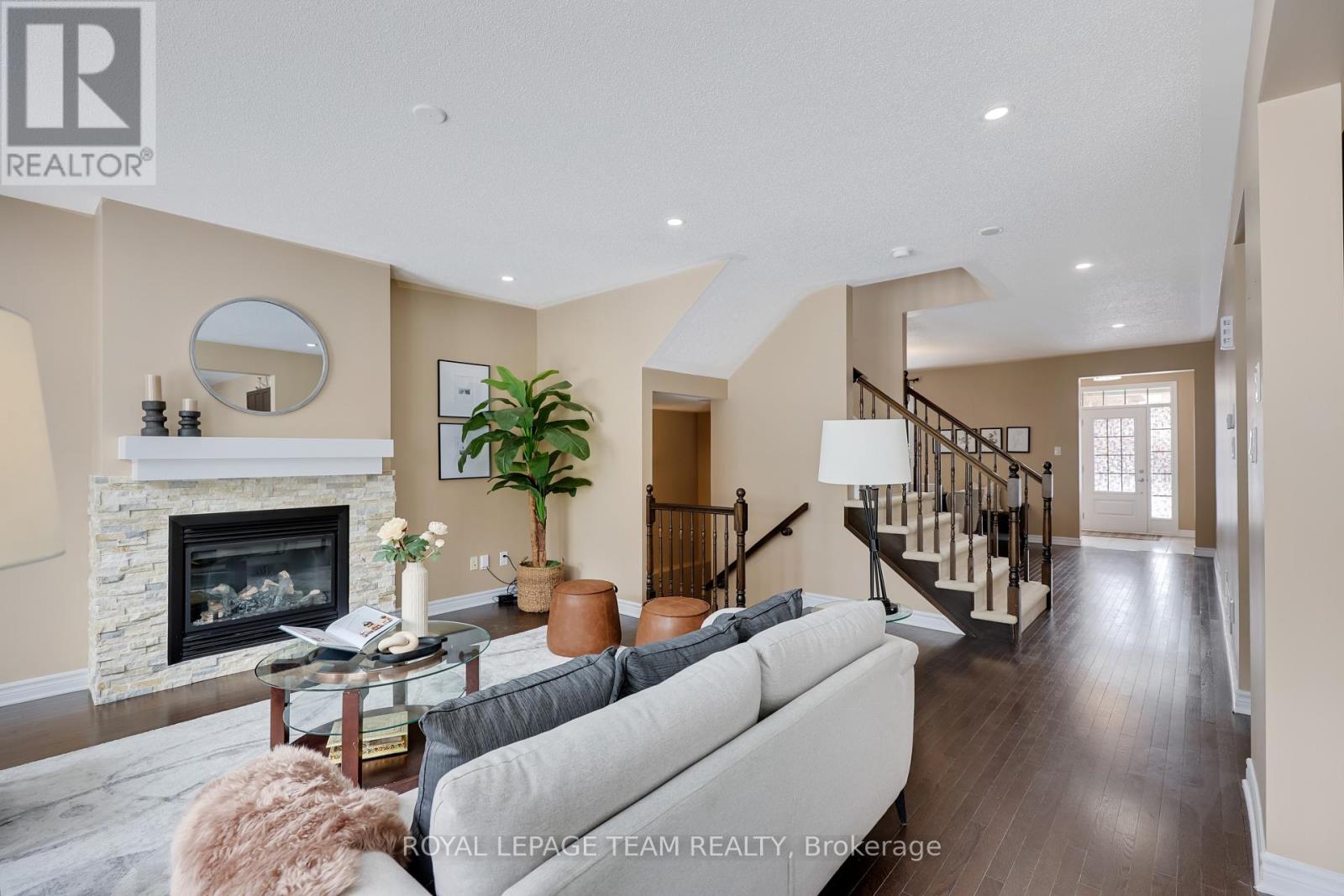 209 Mission Trail Crescent, Ottawa, Ontario  K2T 0H7 - Photo 10 - X12920216