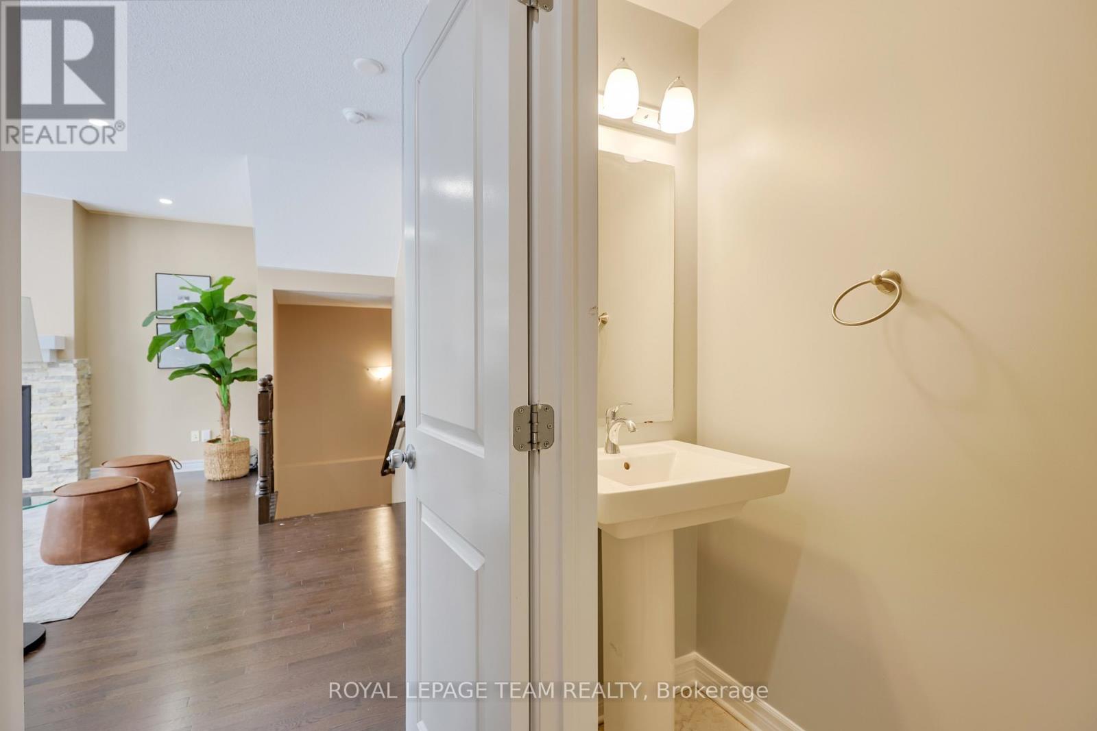 209 Mission Trail Crescent, Ottawa, Ontario  K2T 0H7 - Photo 24 - X12920216