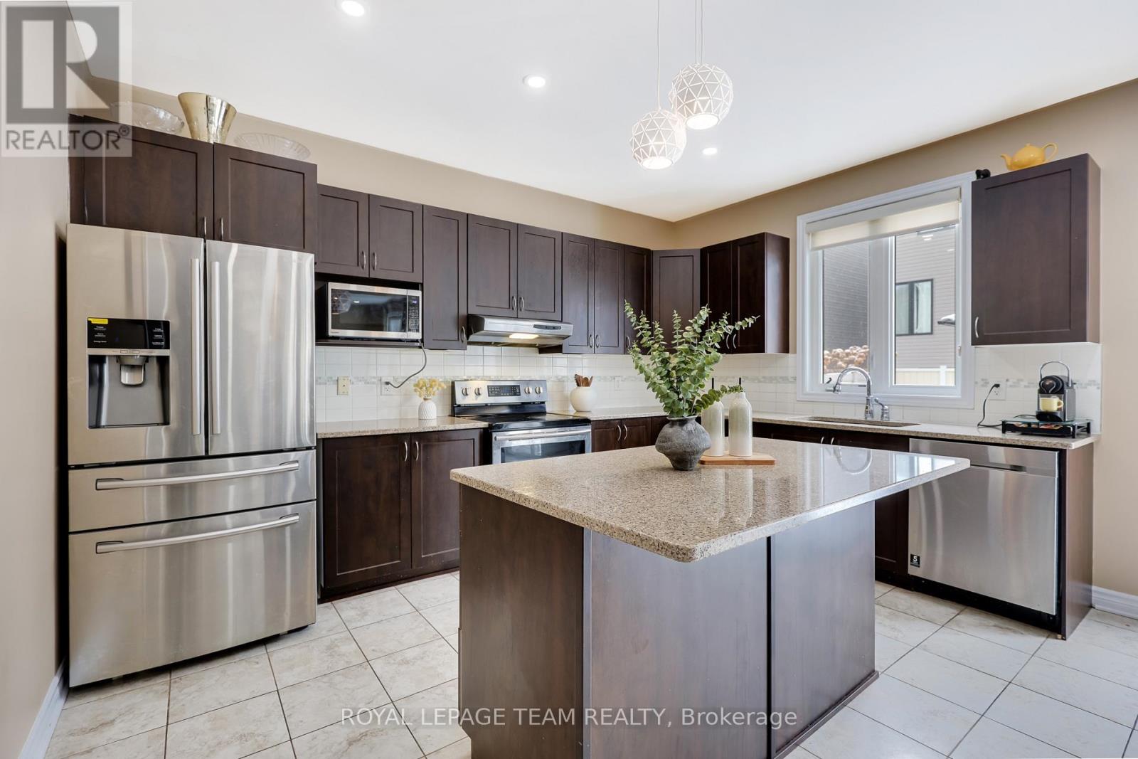 209 Mission Trail Crescent, Ottawa, Ontario  K2T 0H7 - Photo 18 - X12920216