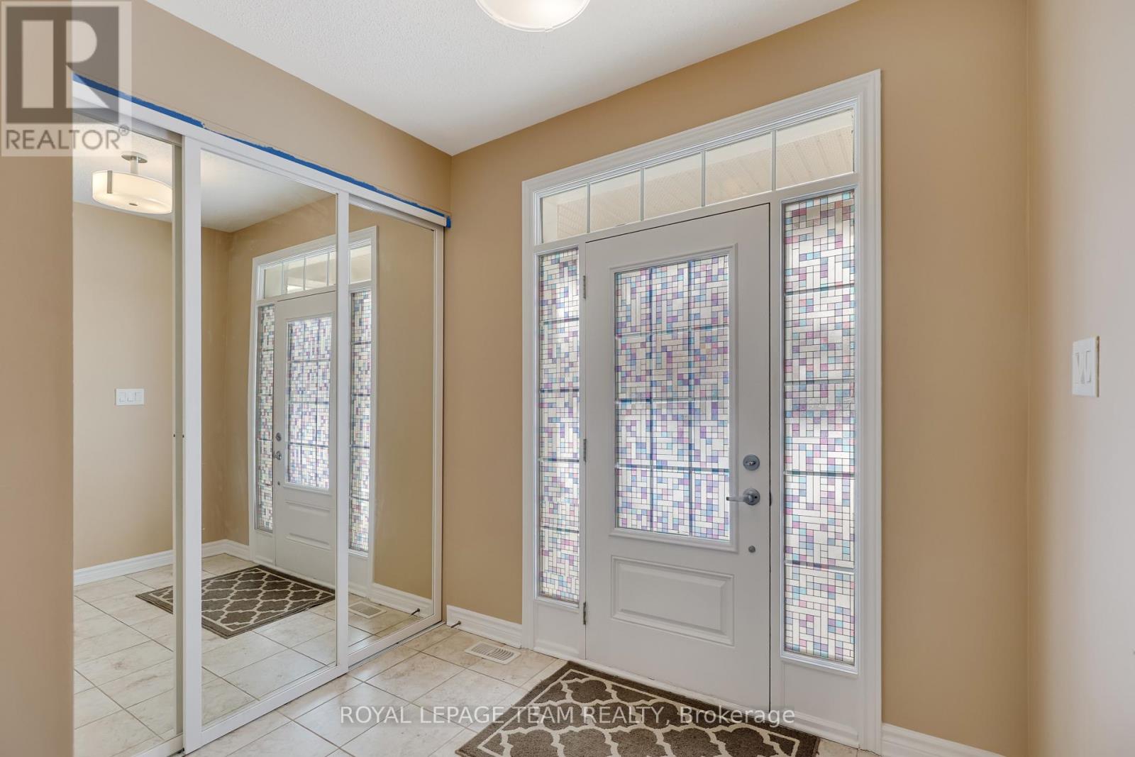 209 Mission Trail Crescent, Ottawa, Ontario  K2T 0H7 - Photo 3 - X12920216