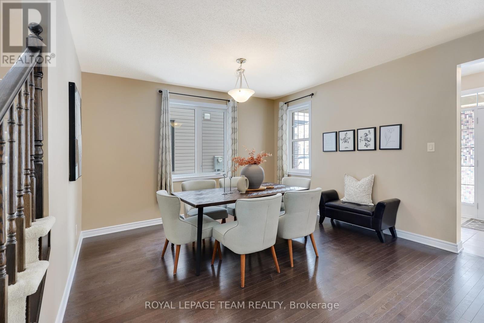 209 Mission Trail Crescent, Ottawa, Ontario  K2T 0H7 - Photo 5 - X12920216
