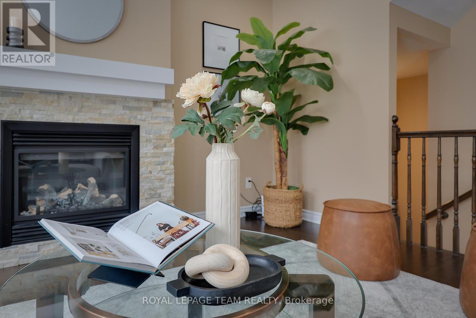 209 Mission Trail Crescent, Ottawa, Ontario  K2T 0H7 - Photo 9 - X12920216