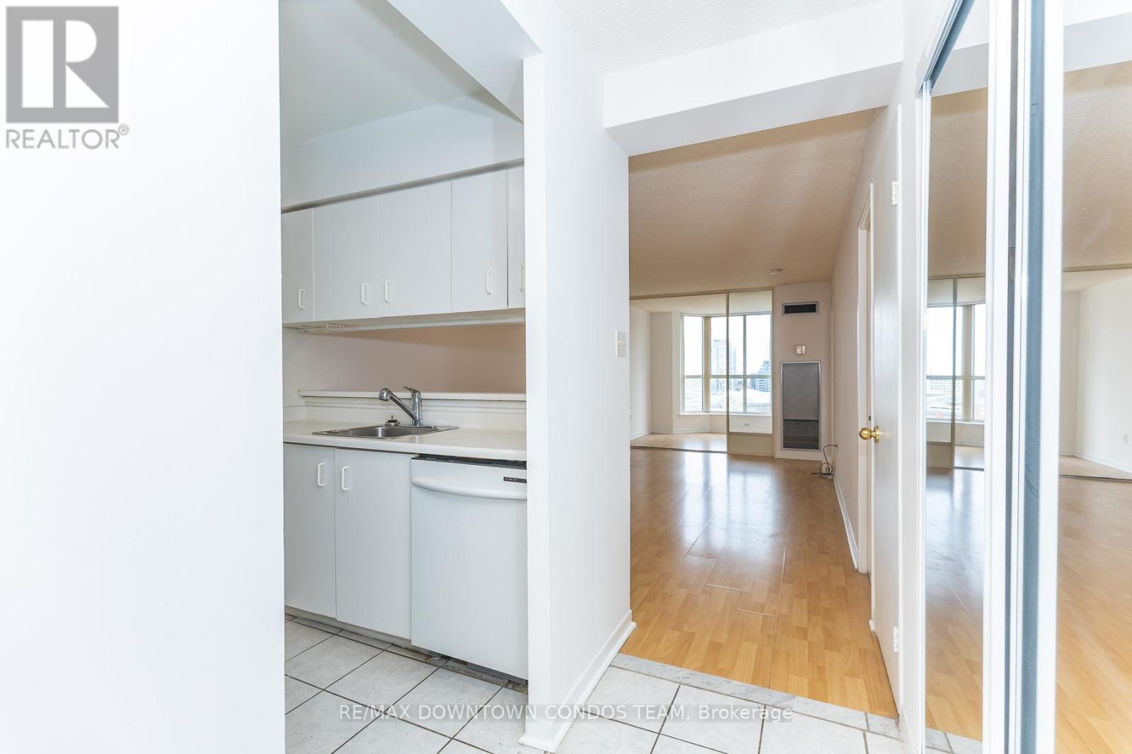2116 - 44 St Joseph Street, Toronto, Ontario  M4Y 2W4 - Photo 14 - C13071316