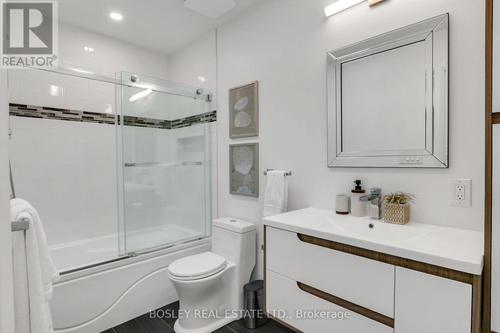 108 Moberly Avenue, Toronto, Ontario  M4C 4B1 - Photo 16 - E12879276