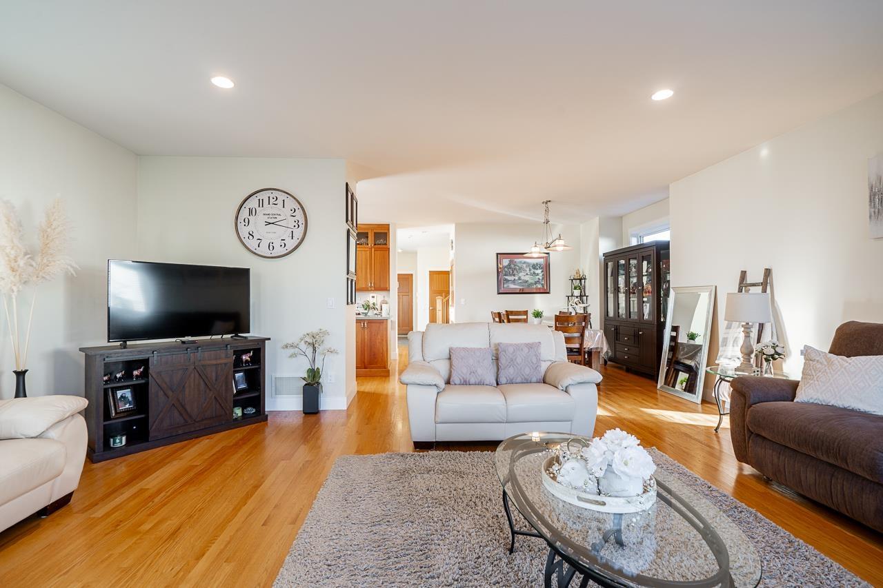 3302 168 Street, Surrey, British Columbia  V3Z 1E4 - Photo 4 - R3081919