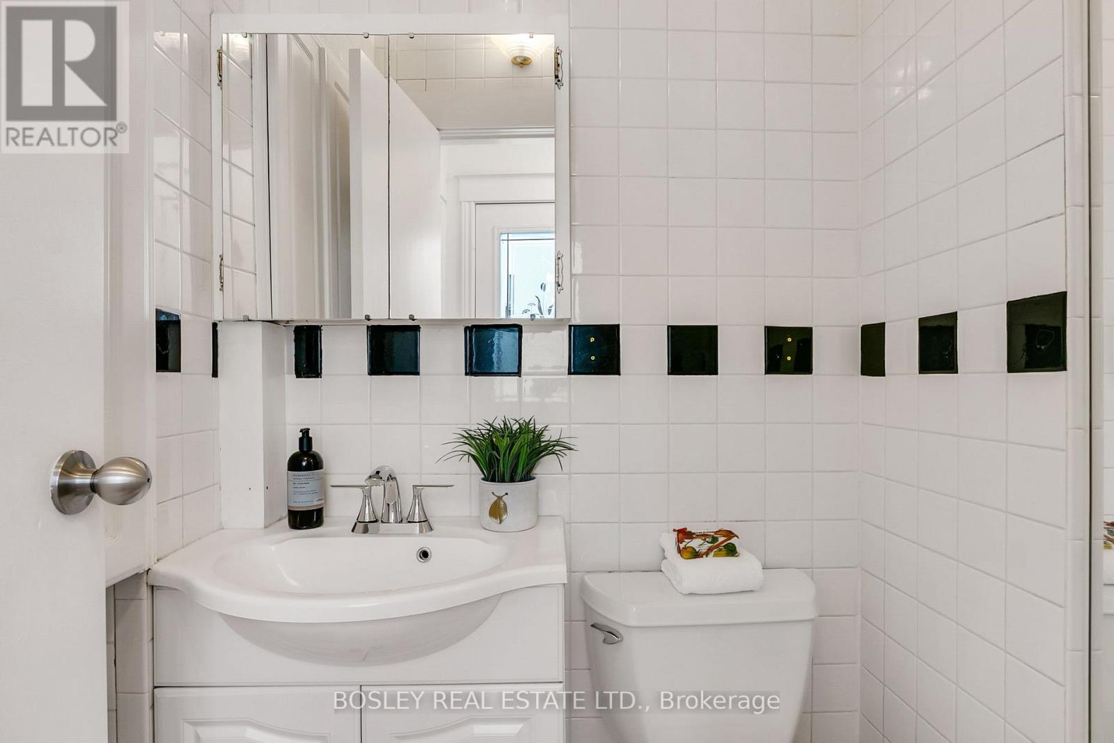 108 Moberly Avenue, Toronto, Ontario  M4C 4B1 - Photo 32 - E12879276