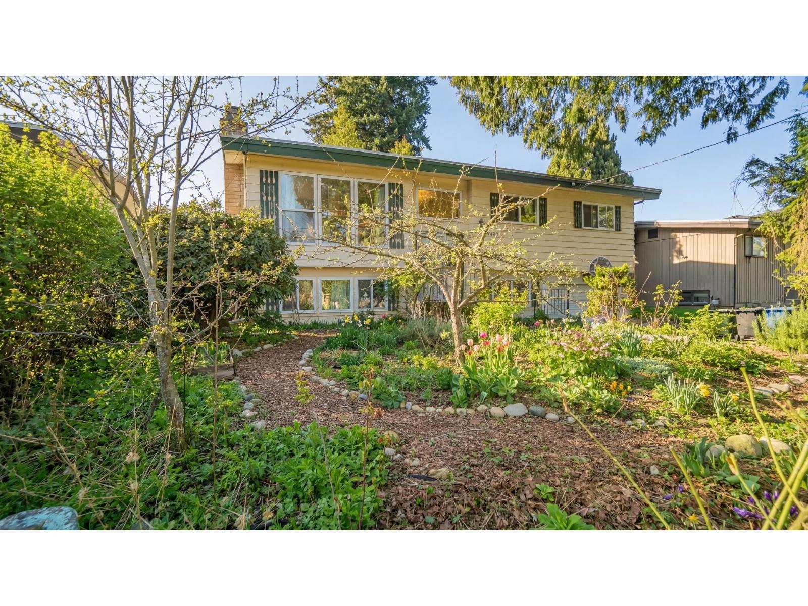 32075 Debreen Crescent, Abbotsford, British Columbia  V2T 1H1 - Photo 1 - R3120234