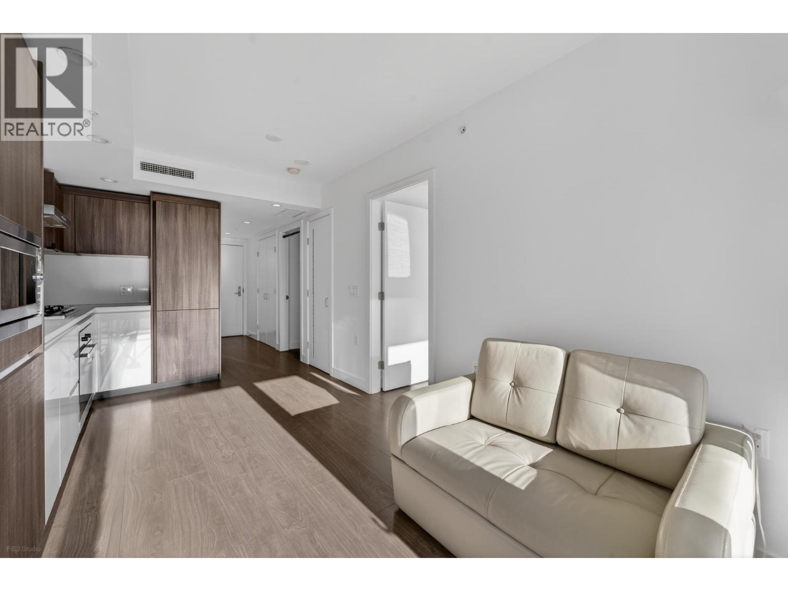 651 6328 No. 3 Road, Richmond, British Columbia  V6Y 0L6 - Photo 3 - R3120196