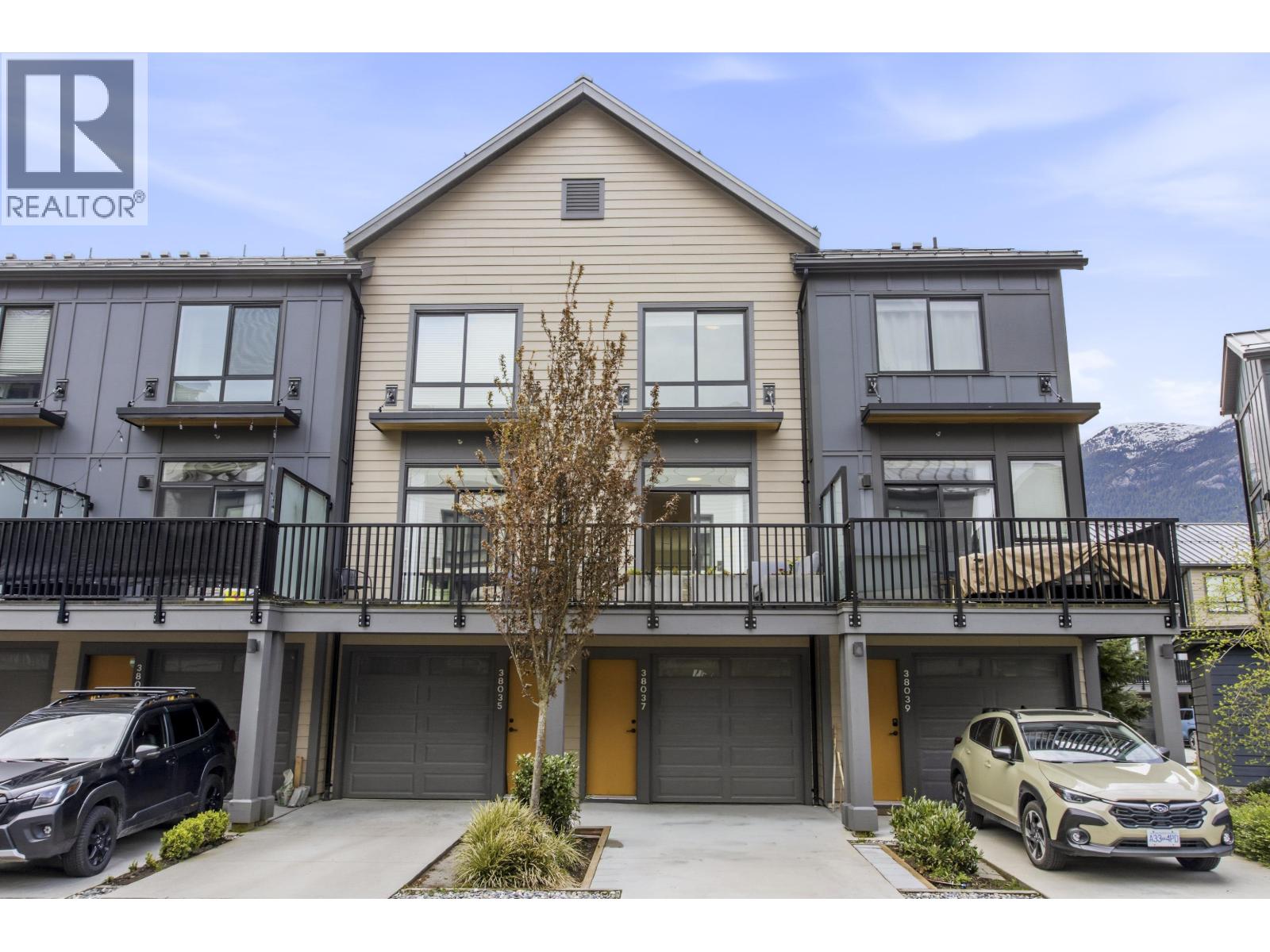 38037 Keel Way, Squamish, British Columbia  V8B 2A1 - Photo 1 - R3114606