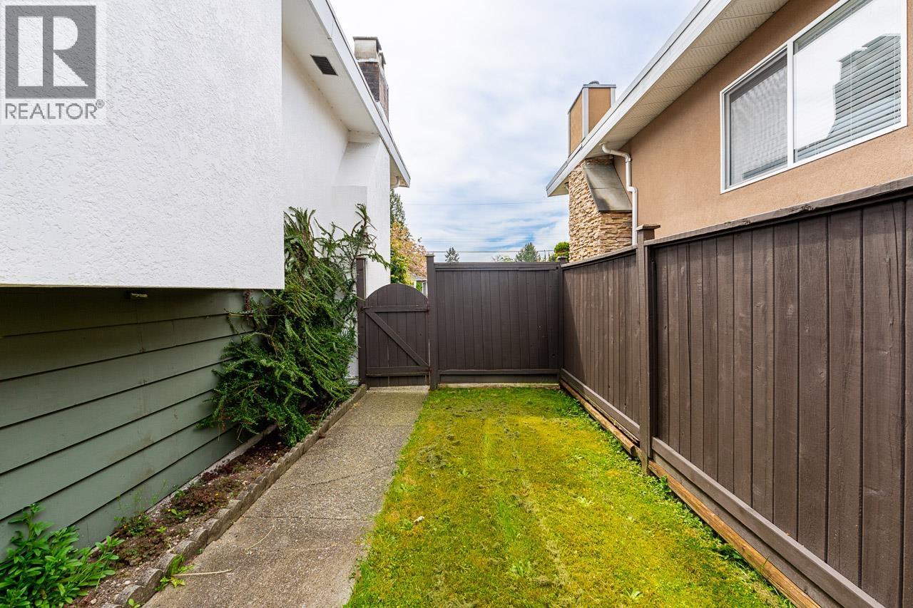 7055 Kitchener Street, Burnaby, British Columbia  V5A 1K8 - Photo 35 - R3120063