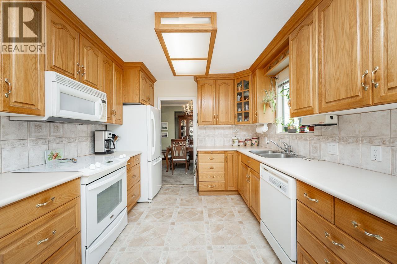 7055 Kitchener Street, Burnaby, British Columbia  V5A 1K8 - Photo 7 - R3120063