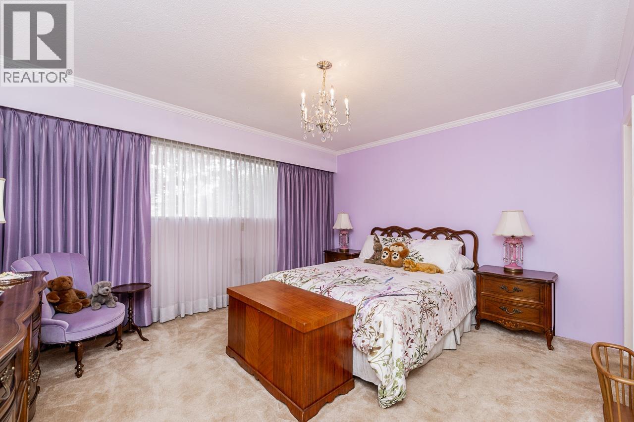 7055 Kitchener Street, Burnaby, British Columbia  V5A 1K8 - Photo 13 - R3120063