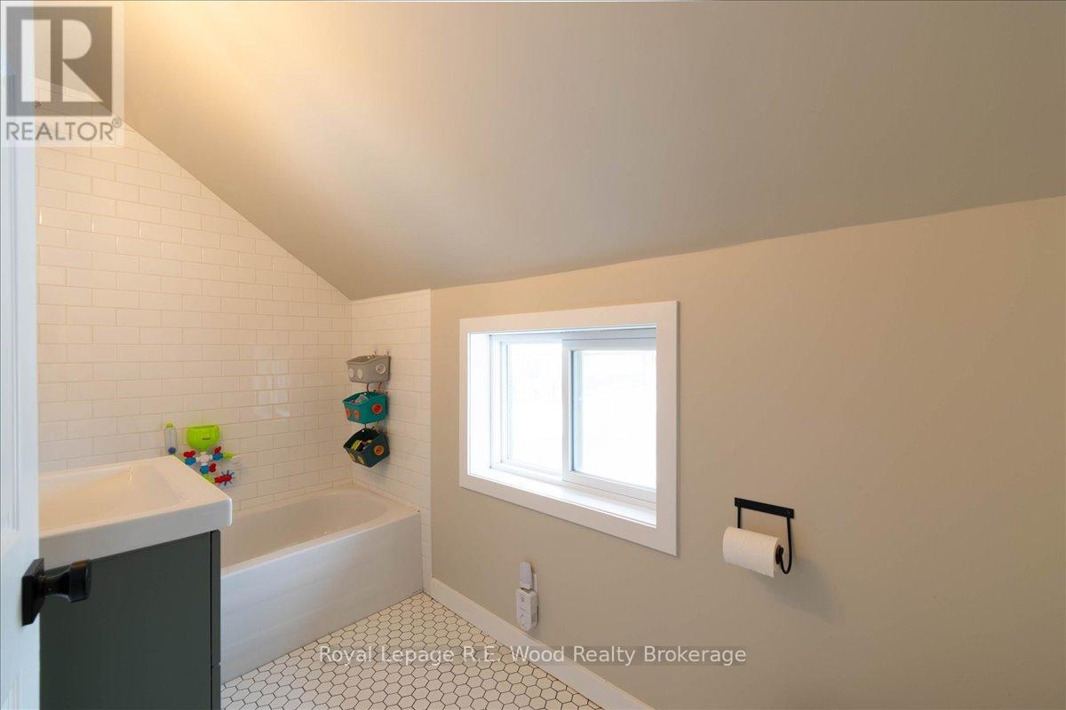 19 Washington Street, Norwich, Ontario  N0J 1P0 - Photo 21 - X12947340