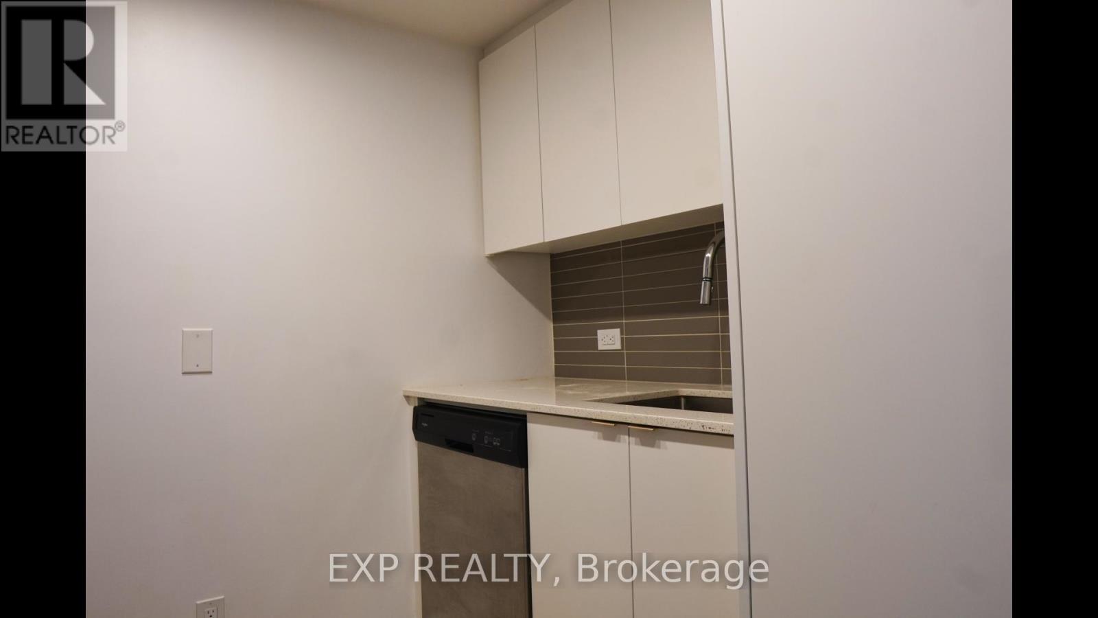 217 - 30 Tretti Way, Toronto, Ontario  M3H 0E3 - Photo 5 - C13091094