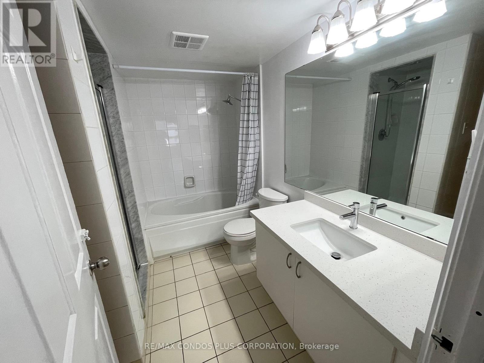 602 - 44 Gerrard Street W, Toronto, Ontario  M5G 2K2 - Photo 4 - C13091106
