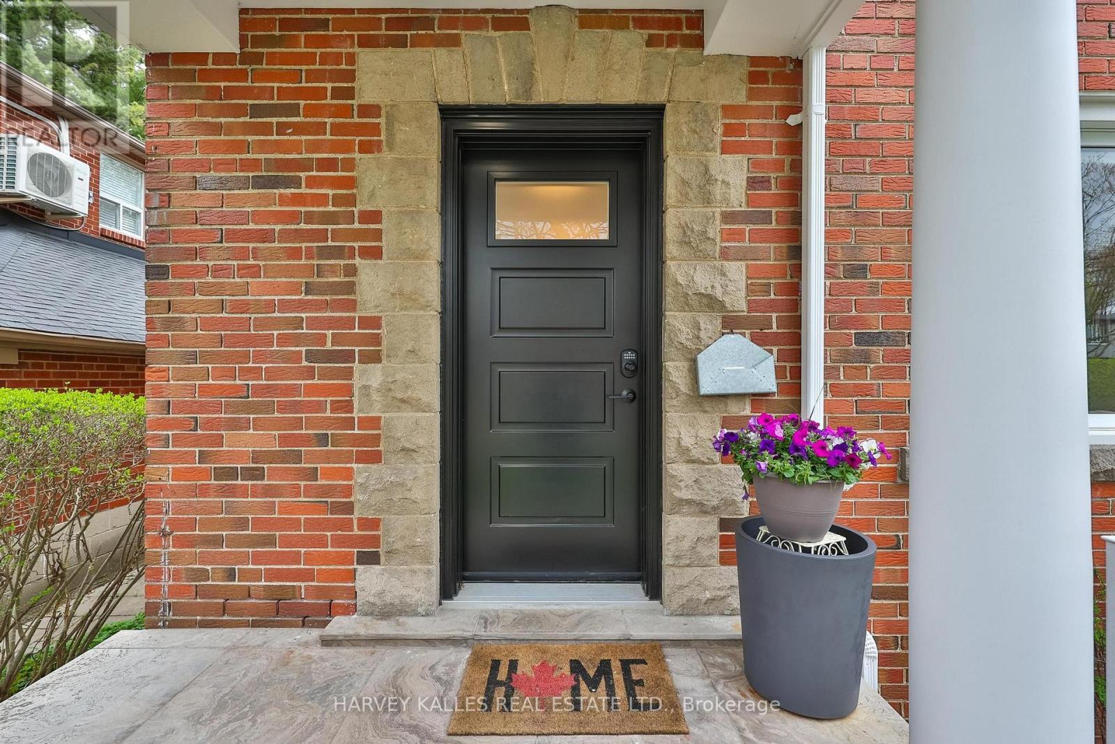 41 Romney Road, Toronto, Ontario  M3H 1H4 - Photo 2 - C13091136