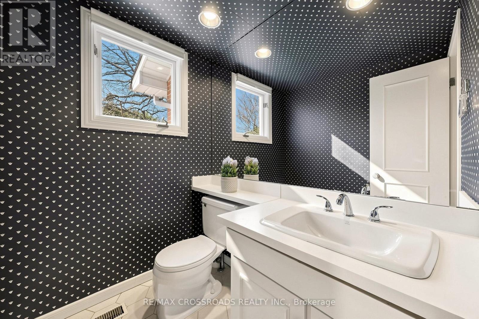 9 Tullamore Drive, Toronto, Ontario  M2L 2E9 - Photo 22 - C13091194