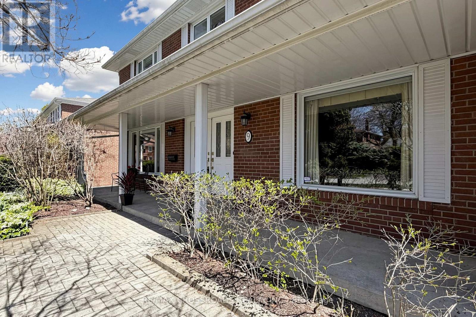 9 Tullamore Drive, Toronto, Ontario  M2L 2E9 - Photo 3 - C13091194