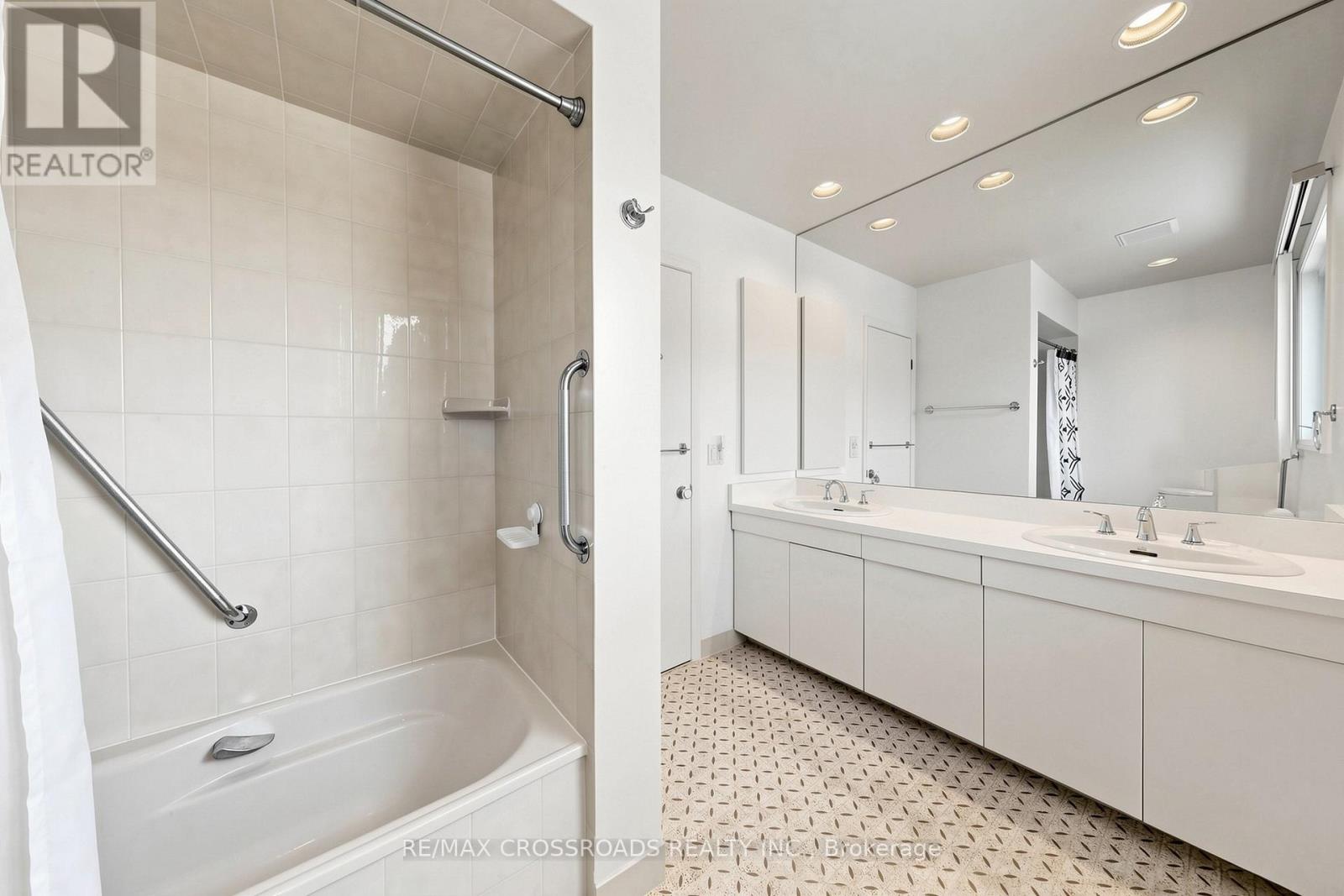 9 Tullamore Drive, Toronto, Ontario  M2L 2E9 - Photo 32 - C13091194