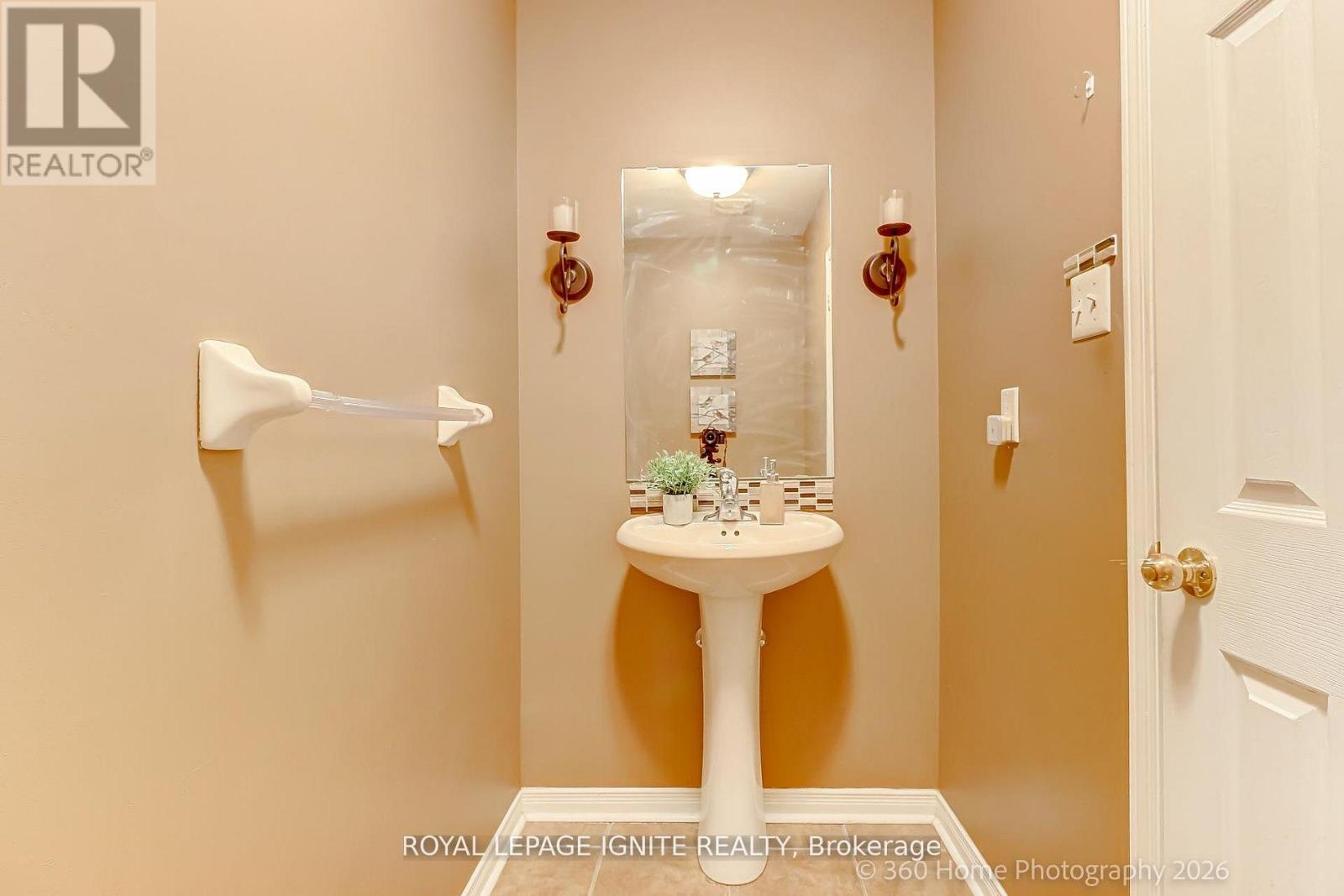 48 Thorp Crescent, Ajax, Ontario  L1T 0G9 - Photo 13 - E13091104