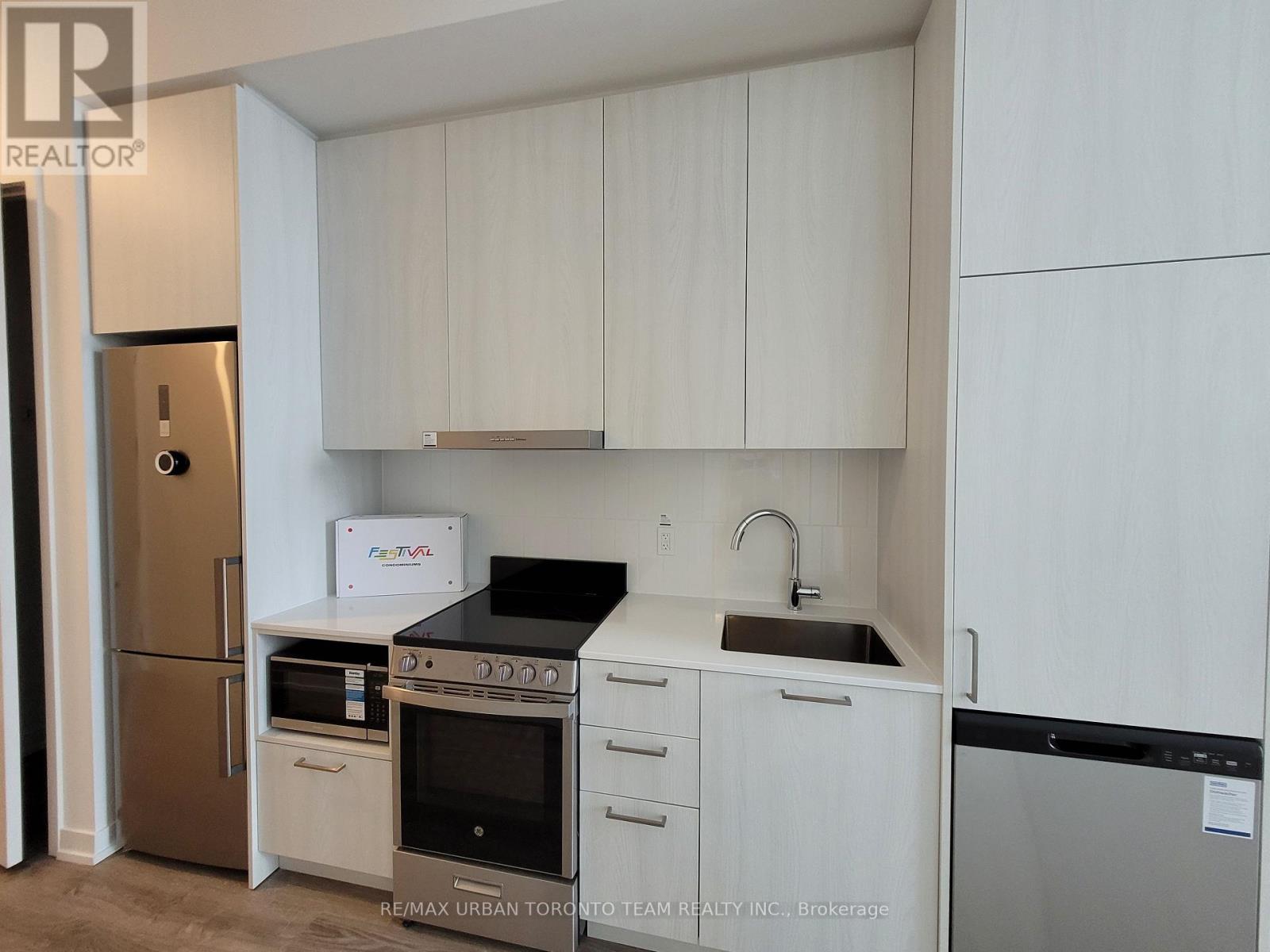 602 - 195 Commerce Street, Vaughan, Ontario  L4K 0P9 - Photo 5 - N13091138