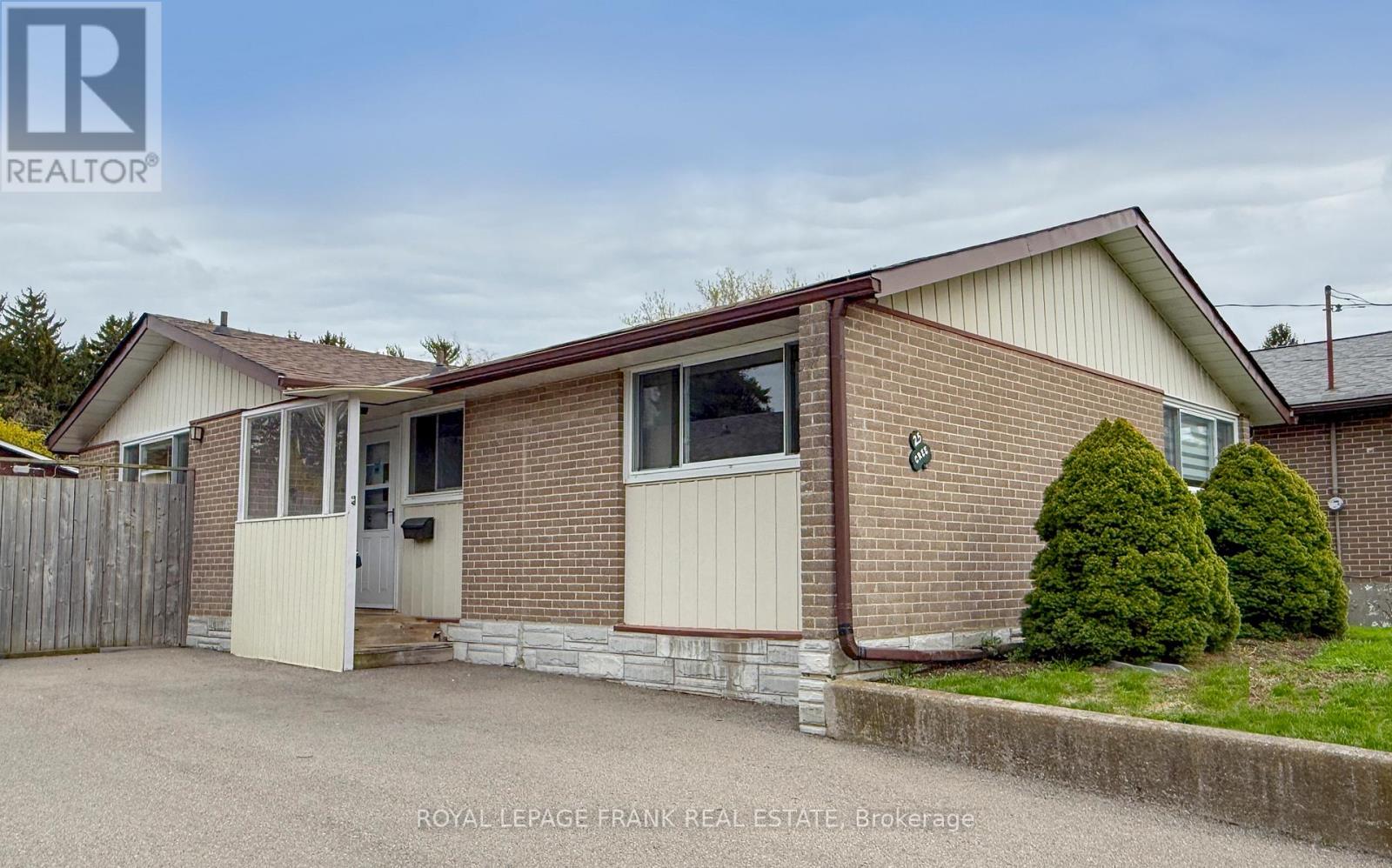 25 Shoreland Crescent, Toronto, Ontario  M1G 1M4 - Photo 1 - E13091436
