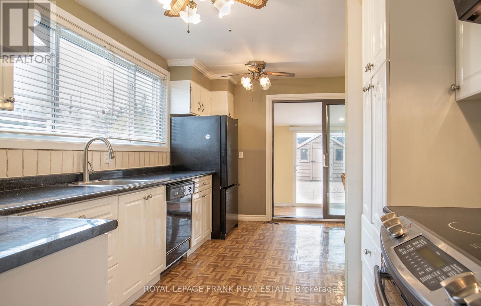 25 Shoreland Crescent, Toronto, Ontario  M1G 1M4 - Photo 10 - E13091436