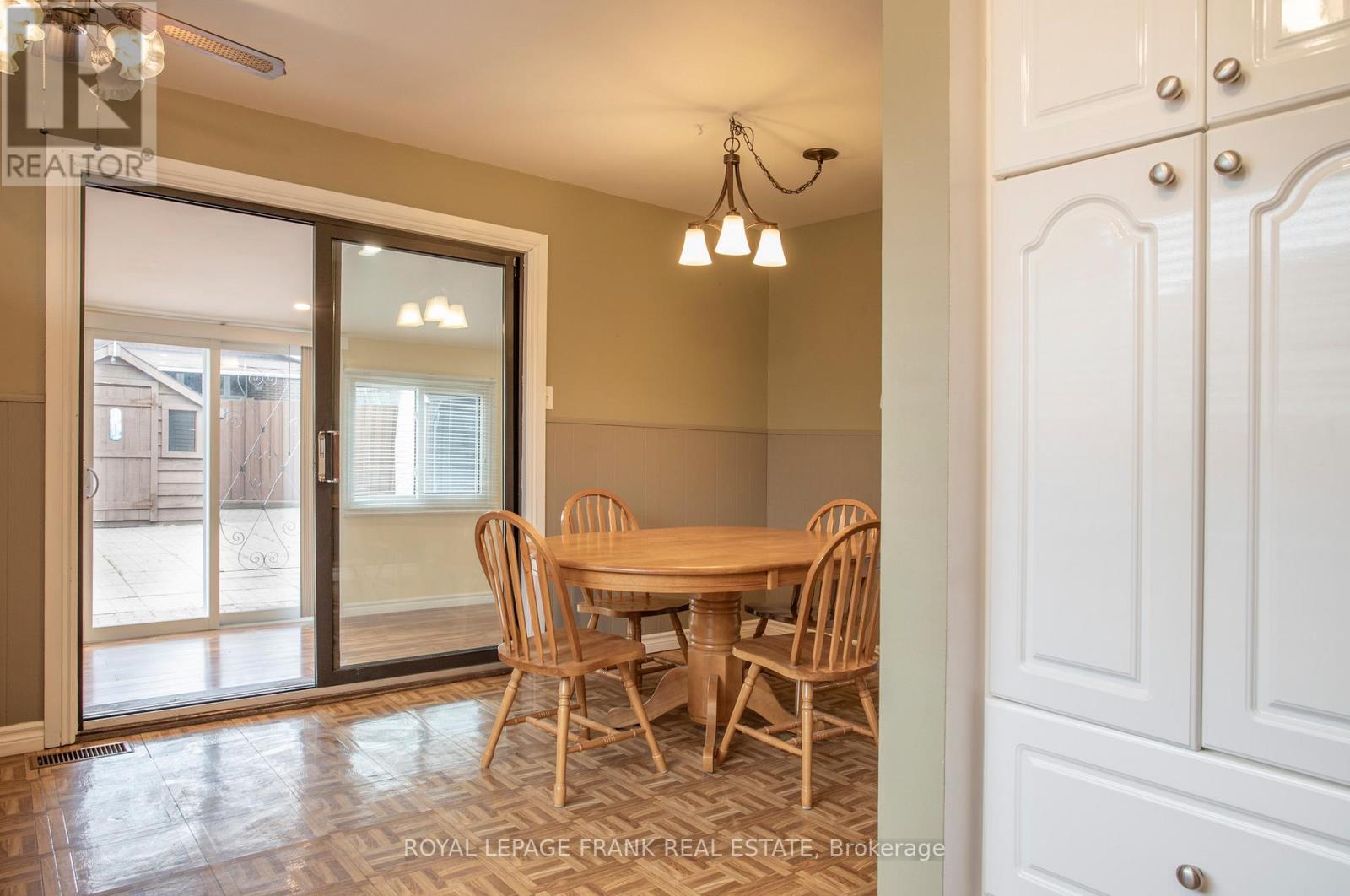 25 Shoreland Crescent, Toronto, Ontario  M1G 1M4 - Photo 12 - E13091436