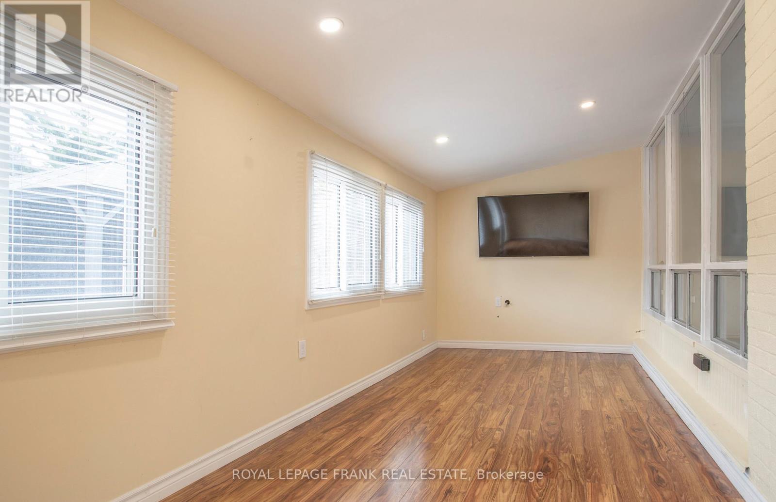 25 Shoreland Crescent, Toronto, Ontario  M1G 1M4 - Photo 15 - E13091436