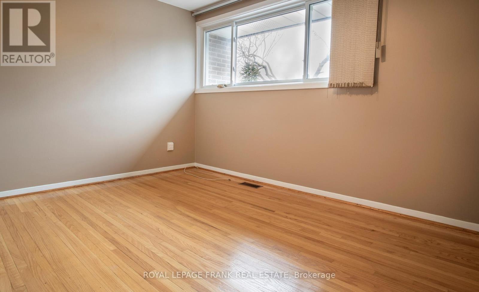 25 Shoreland Crescent, Toronto, Ontario  M1G 1M4 - Photo 17 - E13091436