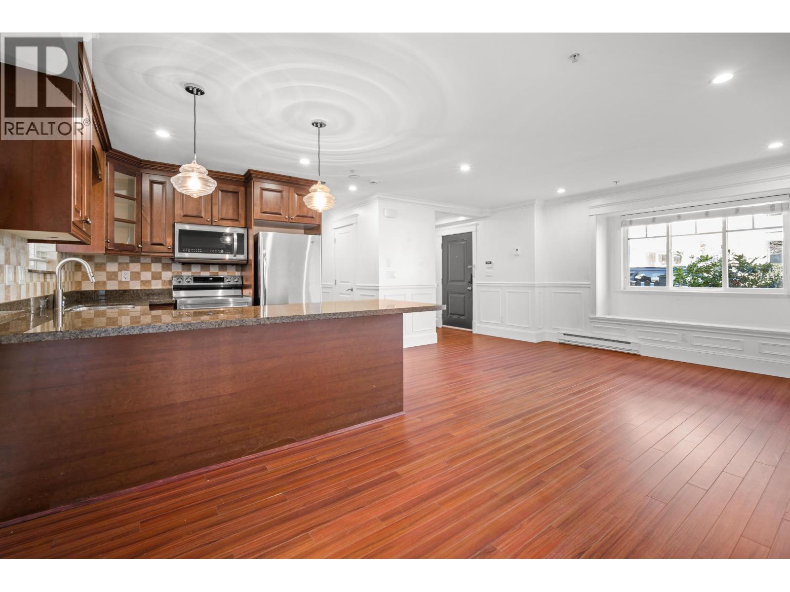 2412 St. Catherines Street, Vancouver, British Columbia  V5T 3X9 - Photo 8 - R3102549