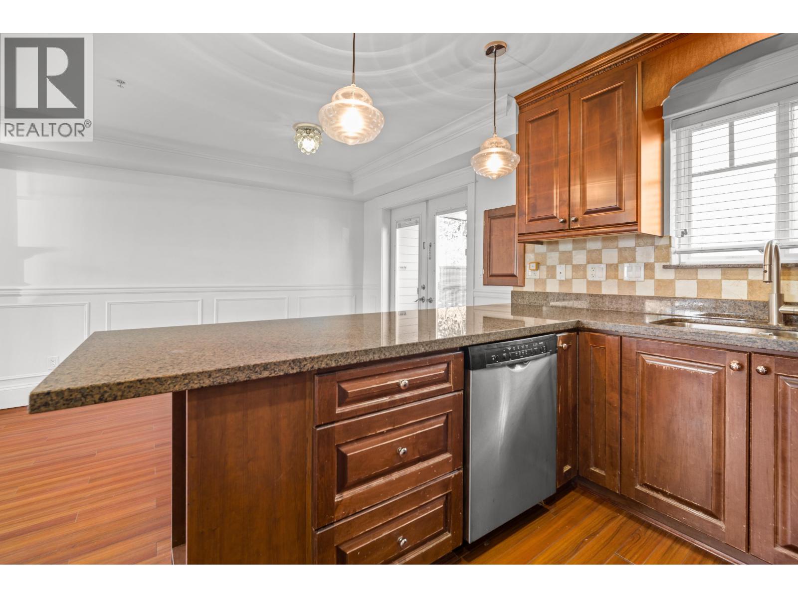 2412 St. Catherines Street, Vancouver, British Columbia  V5T 3X9 - Photo 12 - R3102549