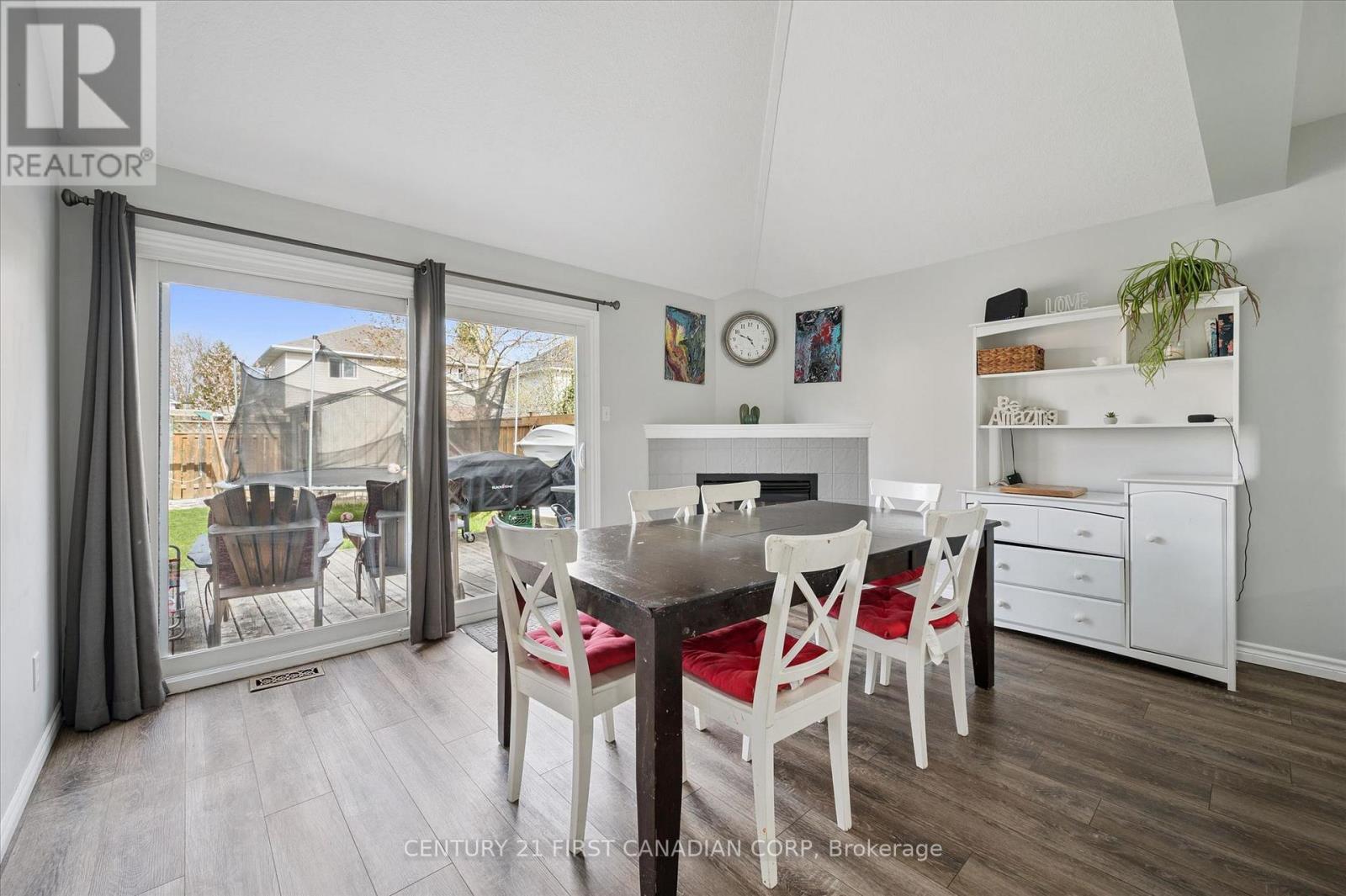 34 Waxwing Crescent, Guelph, Ontario  N1C 1E3 - Photo 4 - X13091284