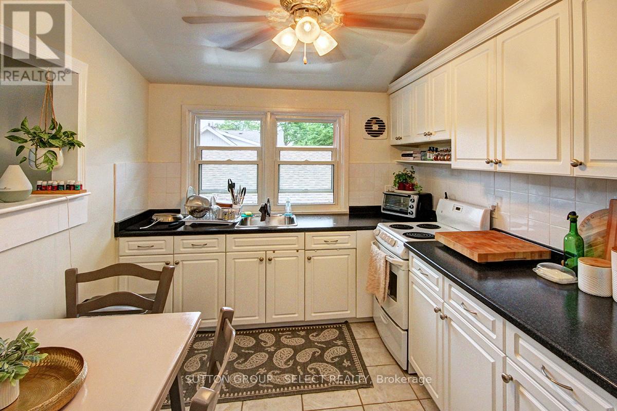 230 Emery Street E, London South, Ontario  N6C 2E2 - Photo 9 - X13091584