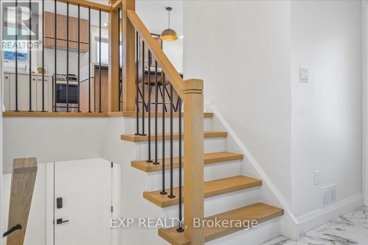 5060 Brady Avenue, Burlington, Ontario  L7L 3X6 - Photo 6 - W13091320