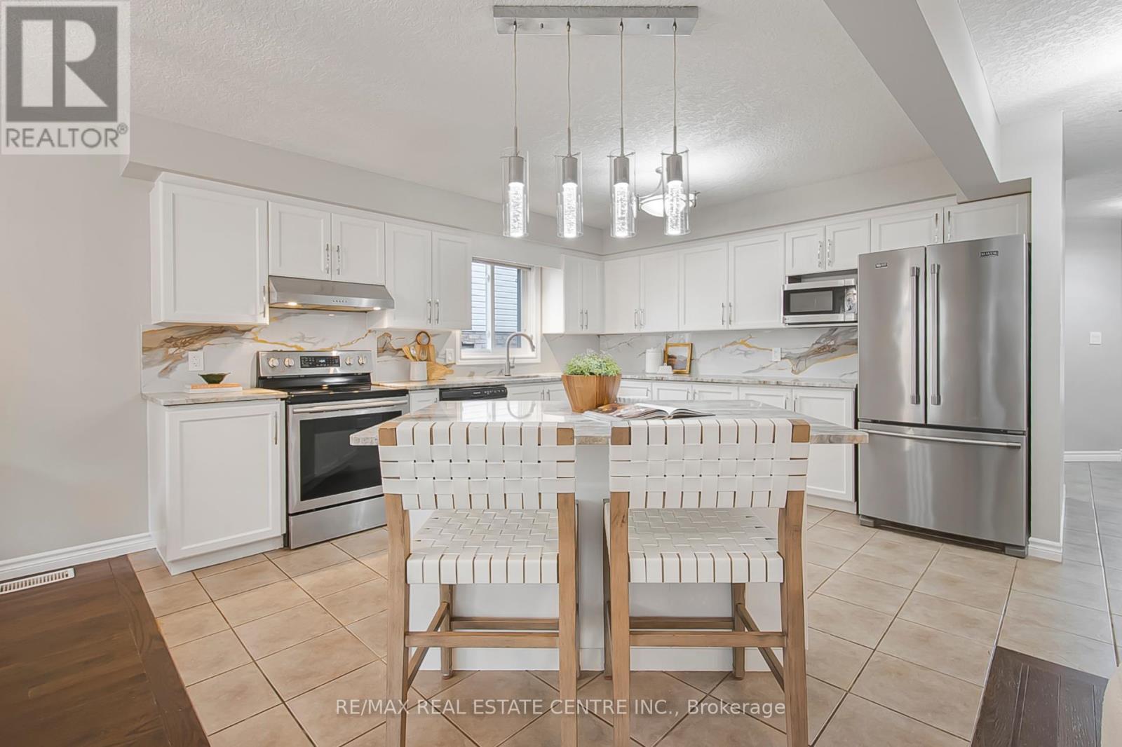 864 Frontenac Crescent, Woodstock, Ontario  N4V 0A8 - Photo 12 - X13091082