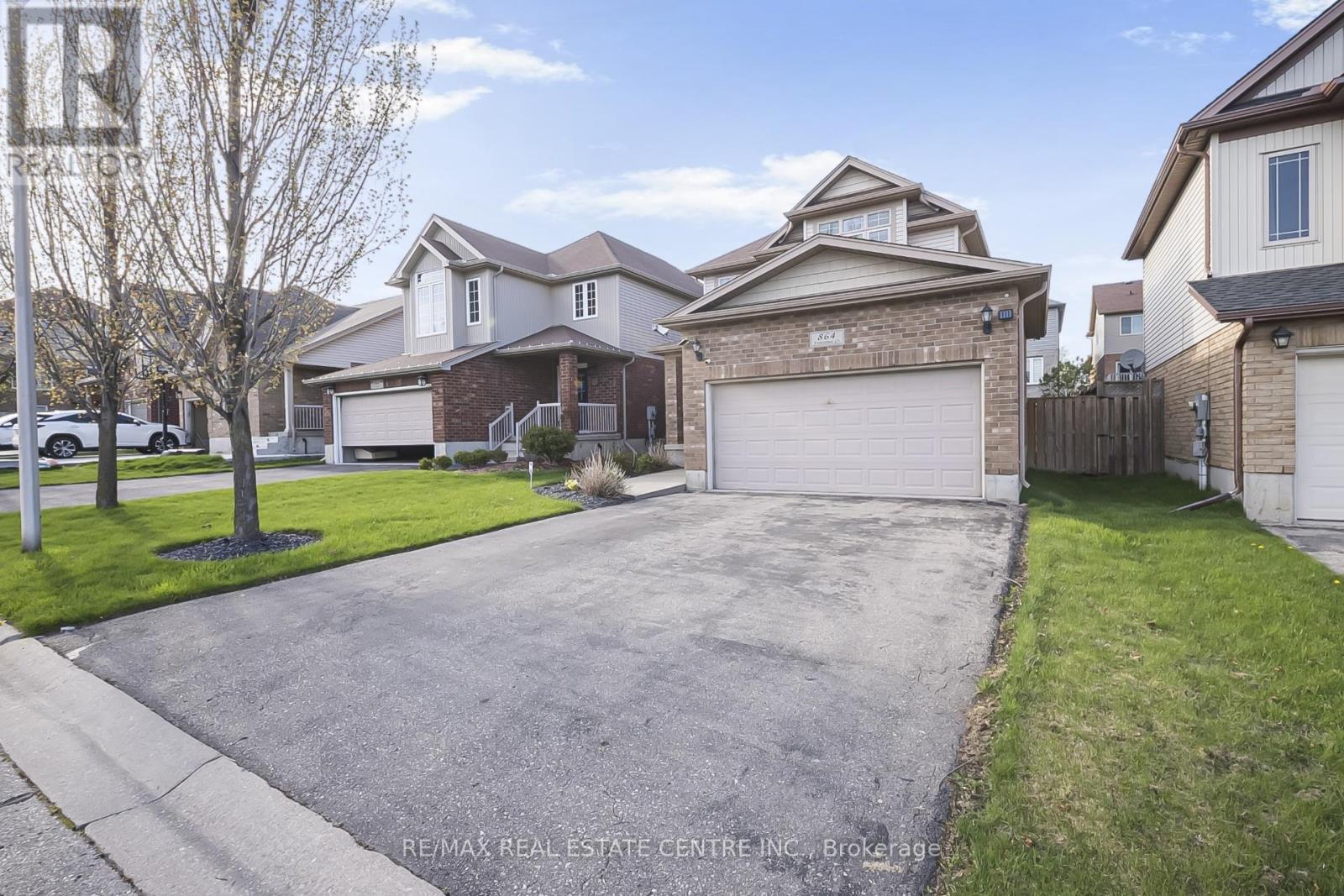 864 Frontenac Crescent, Woodstock, Ontario  N4V 0A8 - Photo 2 - X13091082