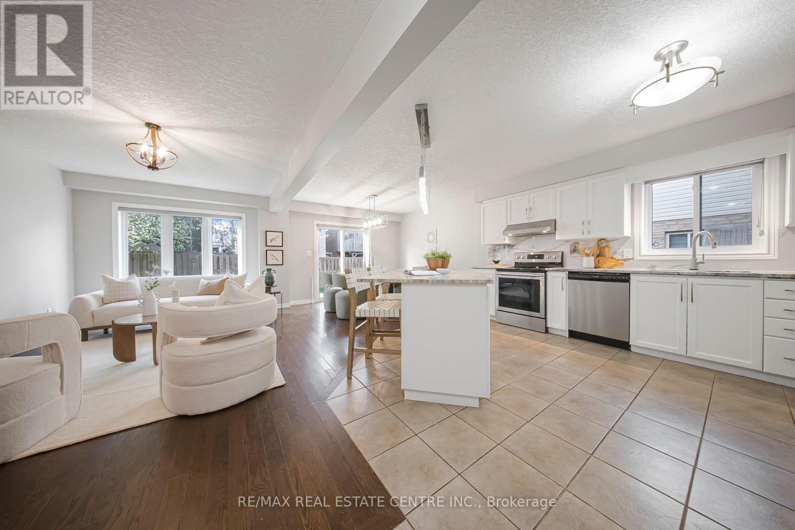 864 Frontenac Crescent, Woodstock, Ontario  N4V 0A8 - Photo 8 - X13091082