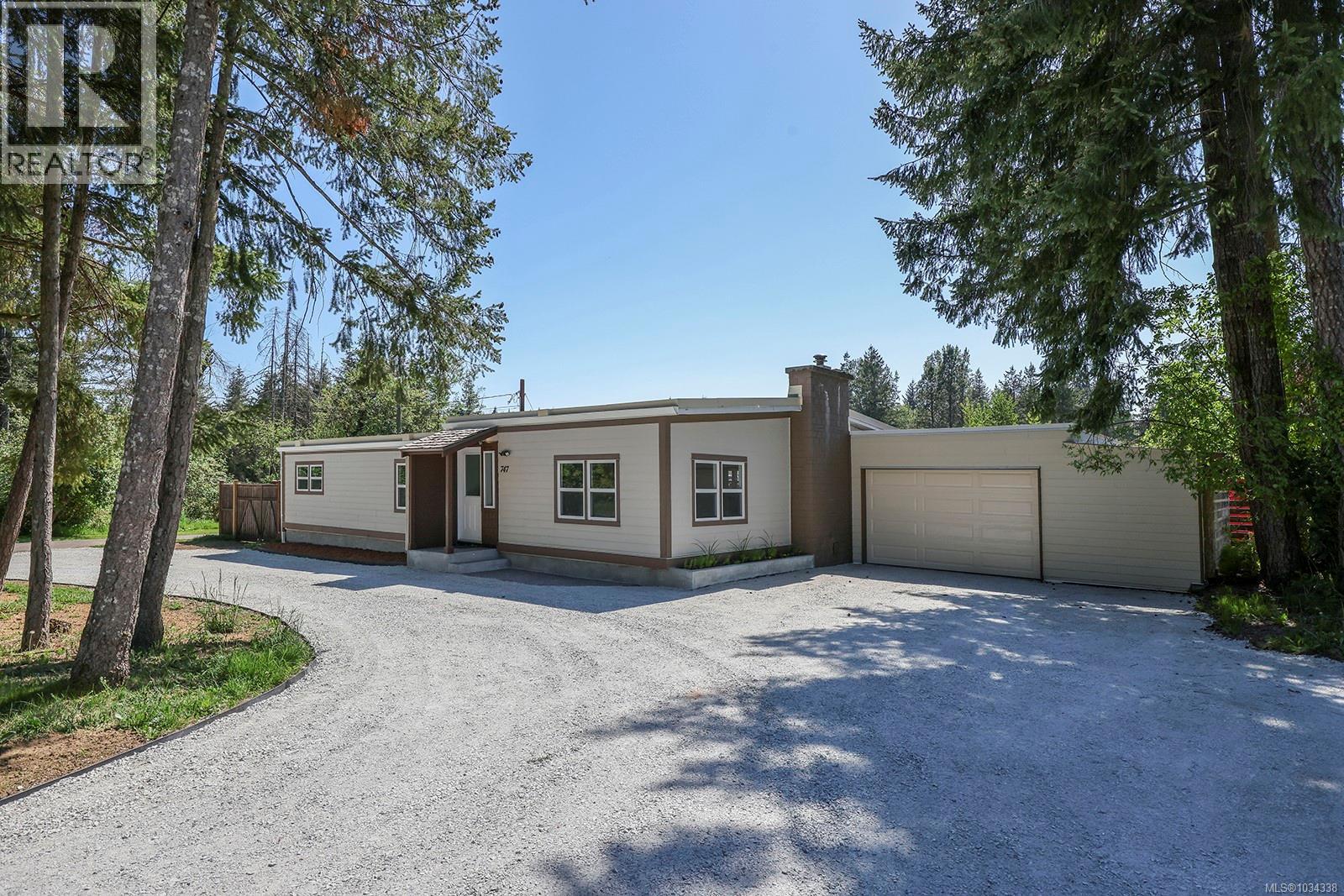 747 Powerhouse Rd, Courtenay, British Columbia