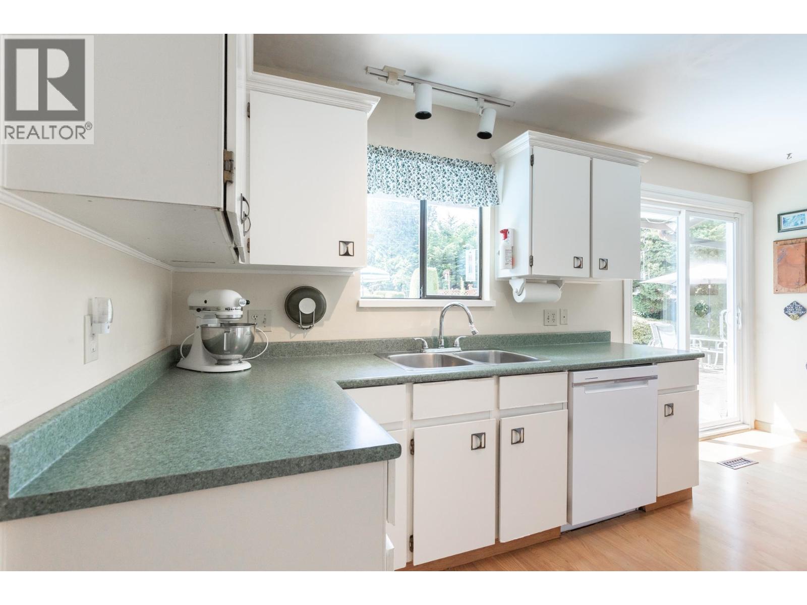 5480 Wallace Avenue, Delta, British Columbia  V4M 3V3 - Photo 12 - R3119976