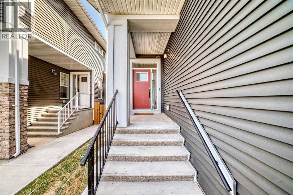 219 Chelsea Park, Chestermere, Alberta  T1X 2T3 - Photo 2 - A2308154