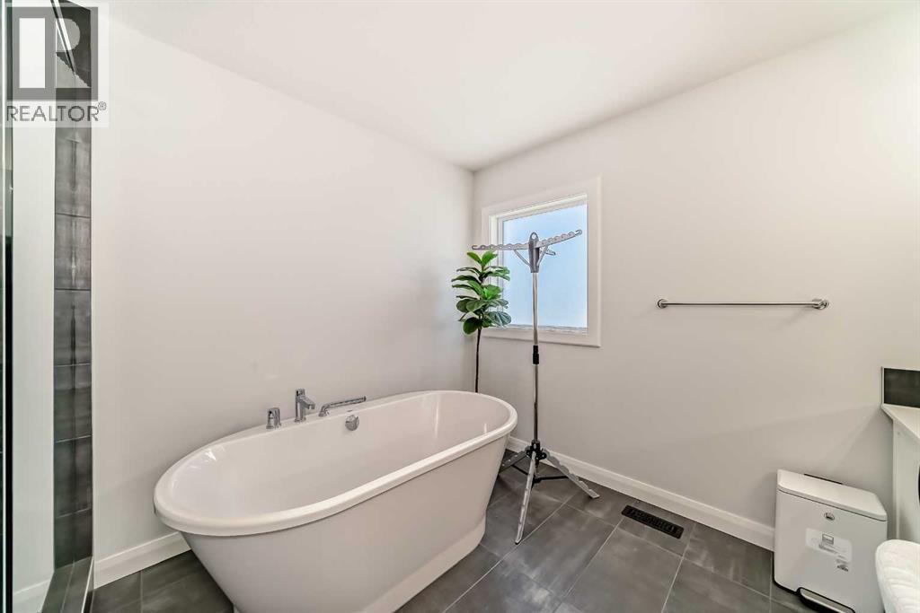 219 Chelsea Park, Chestermere, Alberta  T1X 2T3 - Photo 30 - A2308154